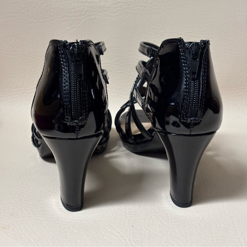 WOMEN'S EASY STREET BEE SPECIAL
OCCASION DRESS SANDALS Sz 9M - Picture 5 of 7